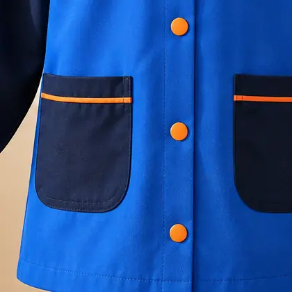 Détail d’uniforme pour maternelle